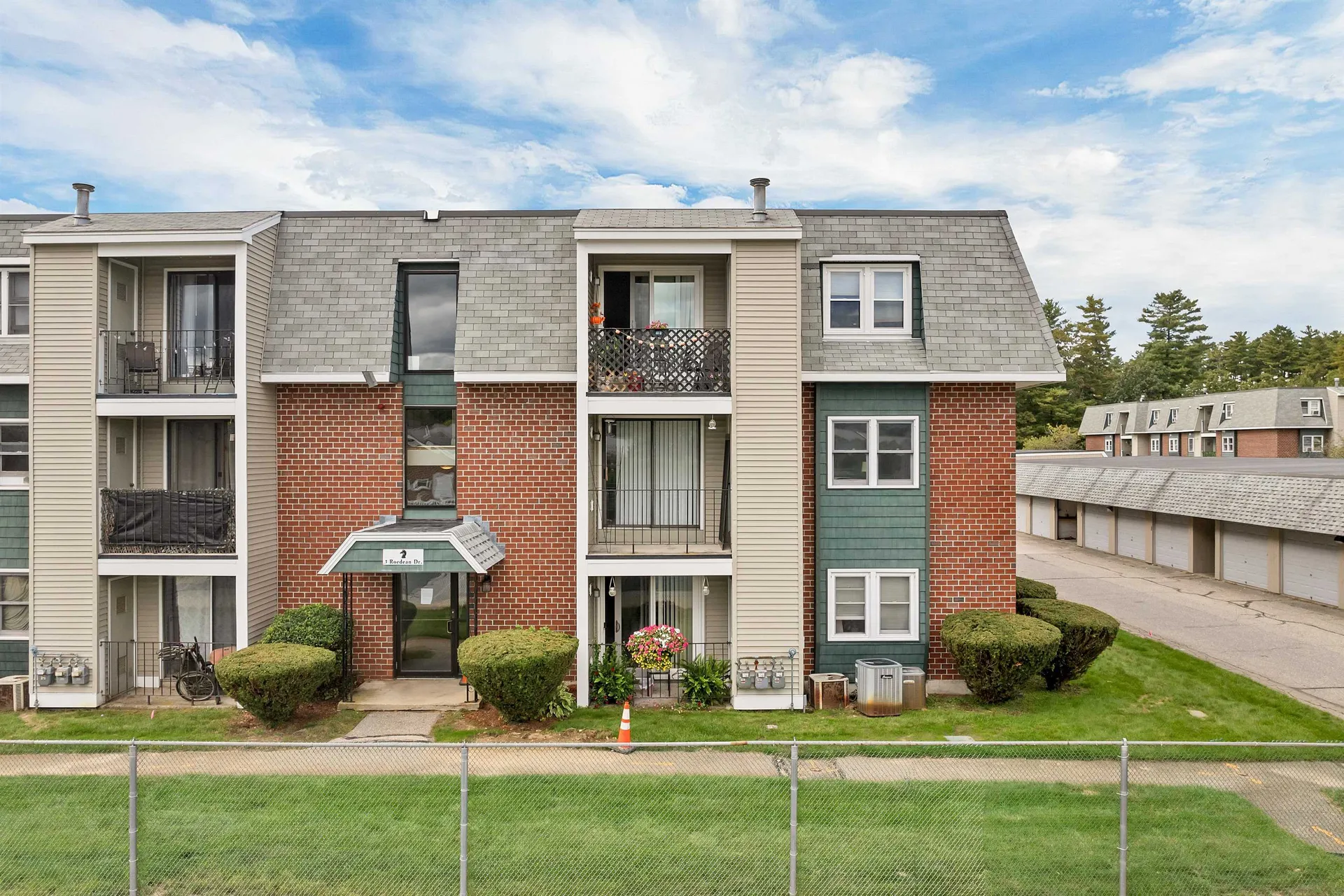 3 Roedean Drive Nashua NH 03063