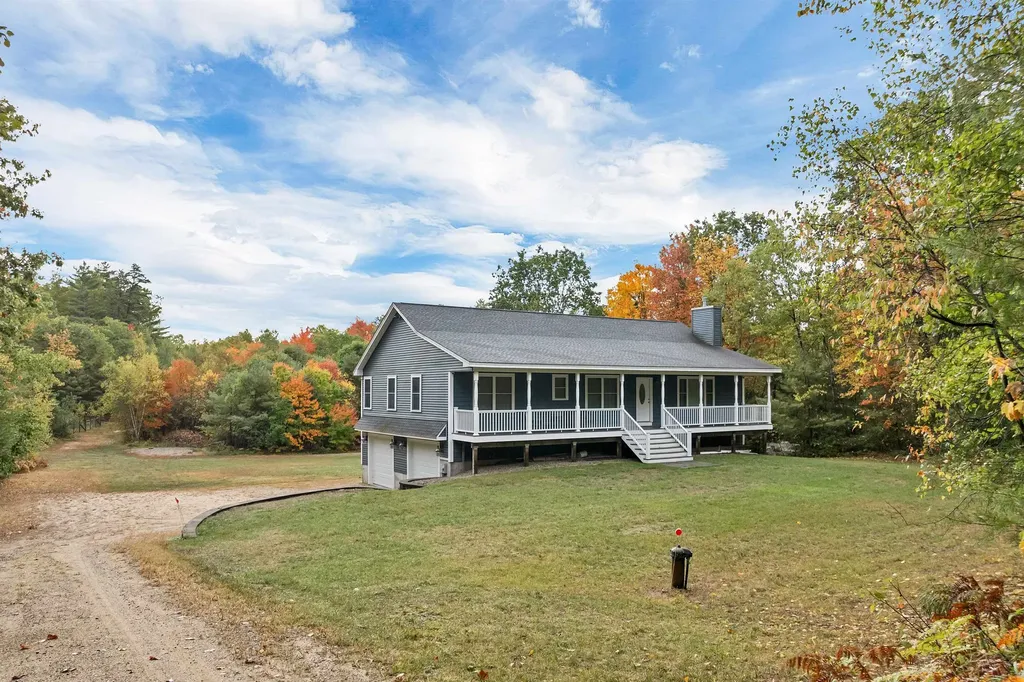 34 Elm Street Effingham NH 03882