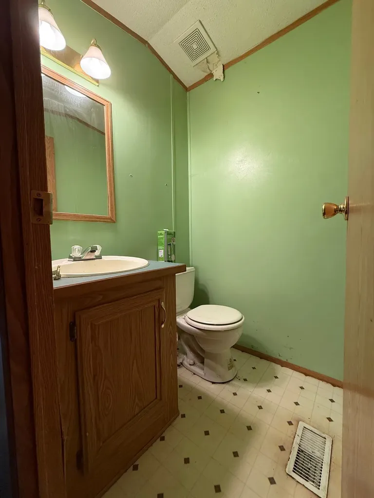 22 Hawthorne Lane Colchester VT 05446