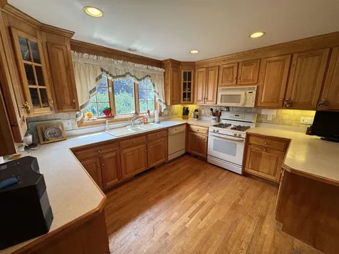 24 Locke Road Hampton NH 03842