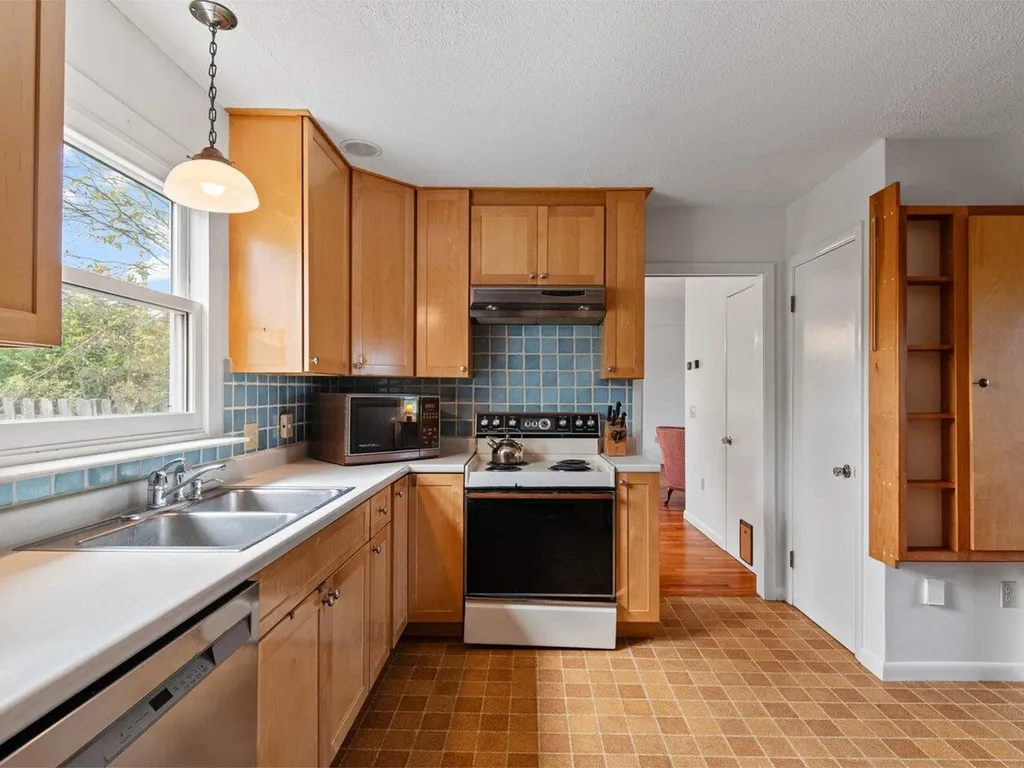 30 Mutton Hill Drive Charlotte VT 05445