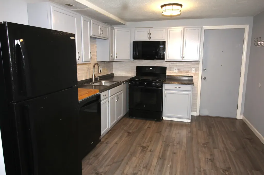 11 Tiffany Road Salem NH 03882