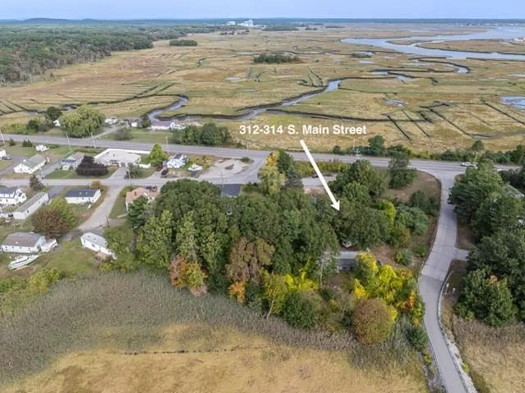 312 S Main Street Seabrook NH 03874