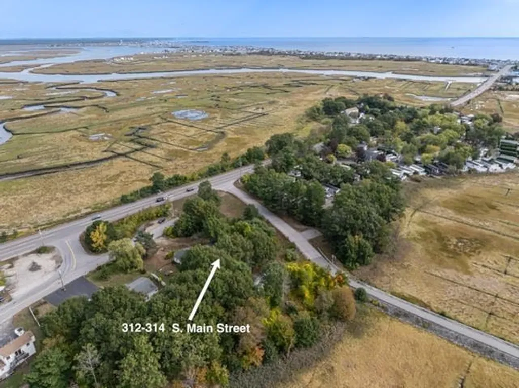 312 S Main Street Seabrook NH 03874