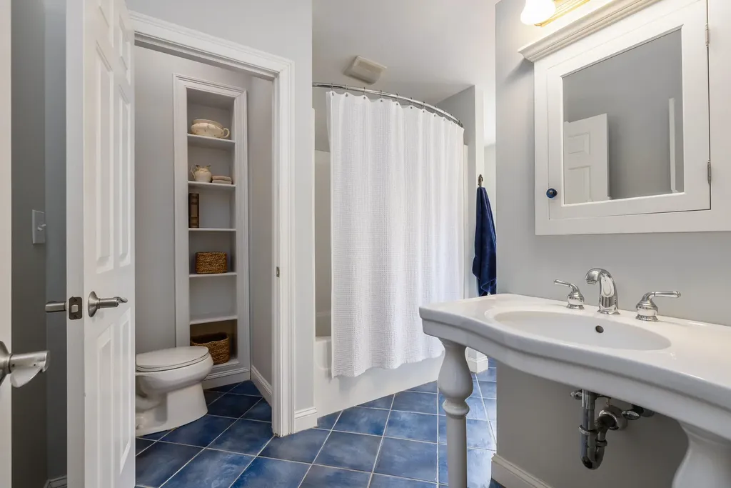 19 Katie Lane Hampton NH 03862