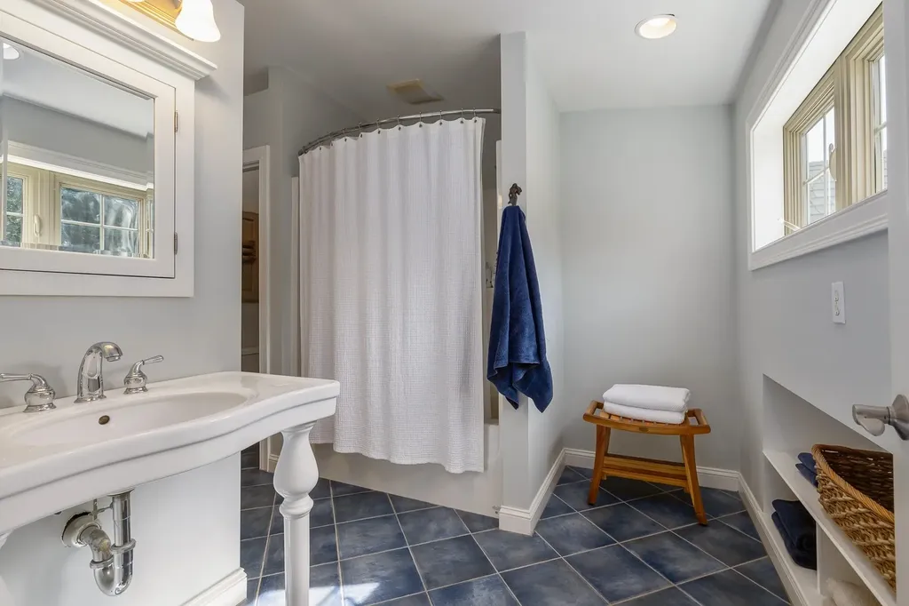 19 Katie Lane Hampton NH 03862