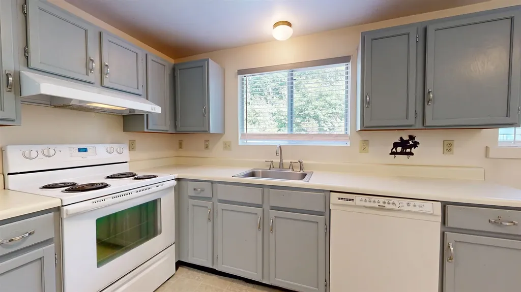 801 Us Route 1 York ME 03904