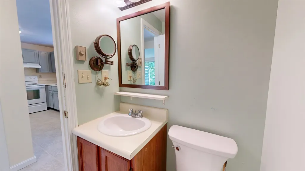 801 Us Route 1 York ME 03904