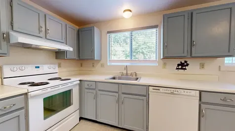 801 Us Route 1 York ME 03904