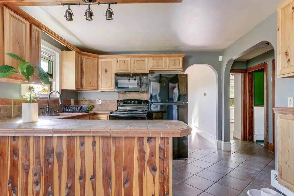 275 S Mammoth Road Manchester NH 03109