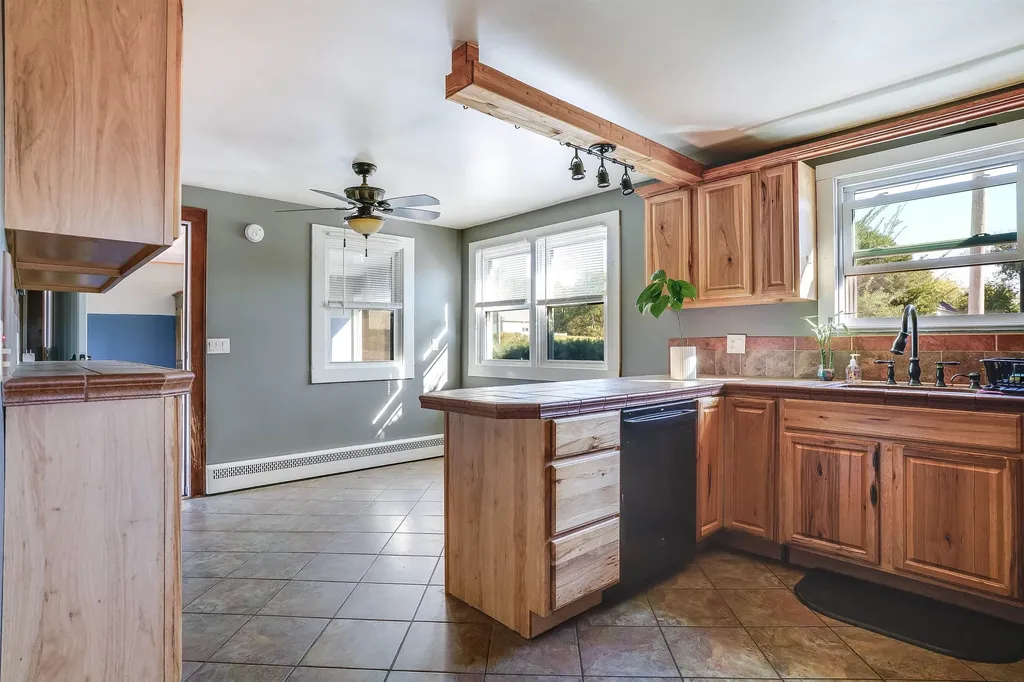 275 S Mammoth Road Manchester NH 03109