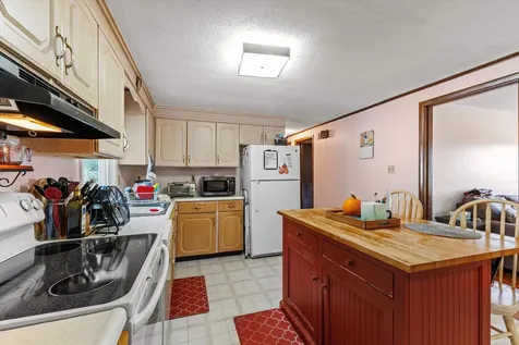 24 Towle Pasture Drive Epsom NH 03234