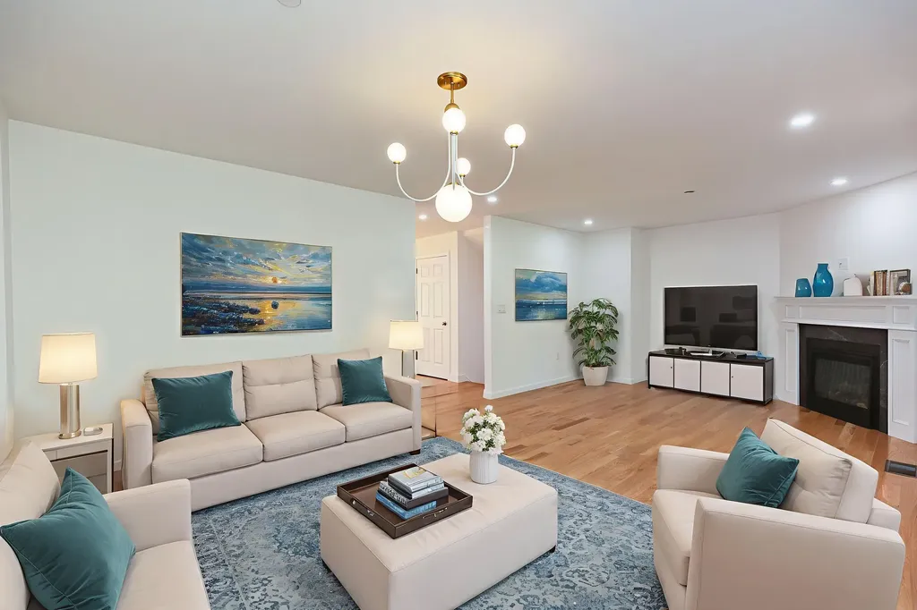 163 Woodview Way Manchester NH 03102