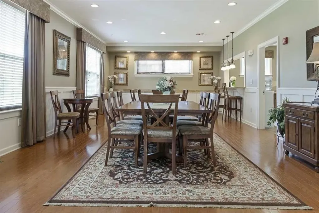 163 Woodview Way Manchester NH 03102