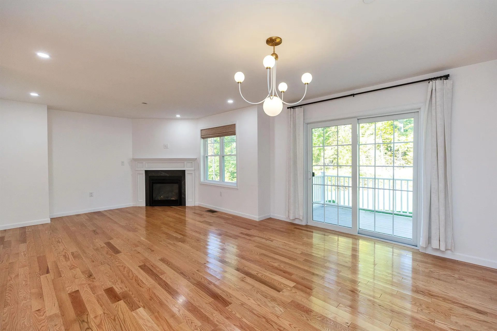 163 Woodview Way Manchester NH 03102