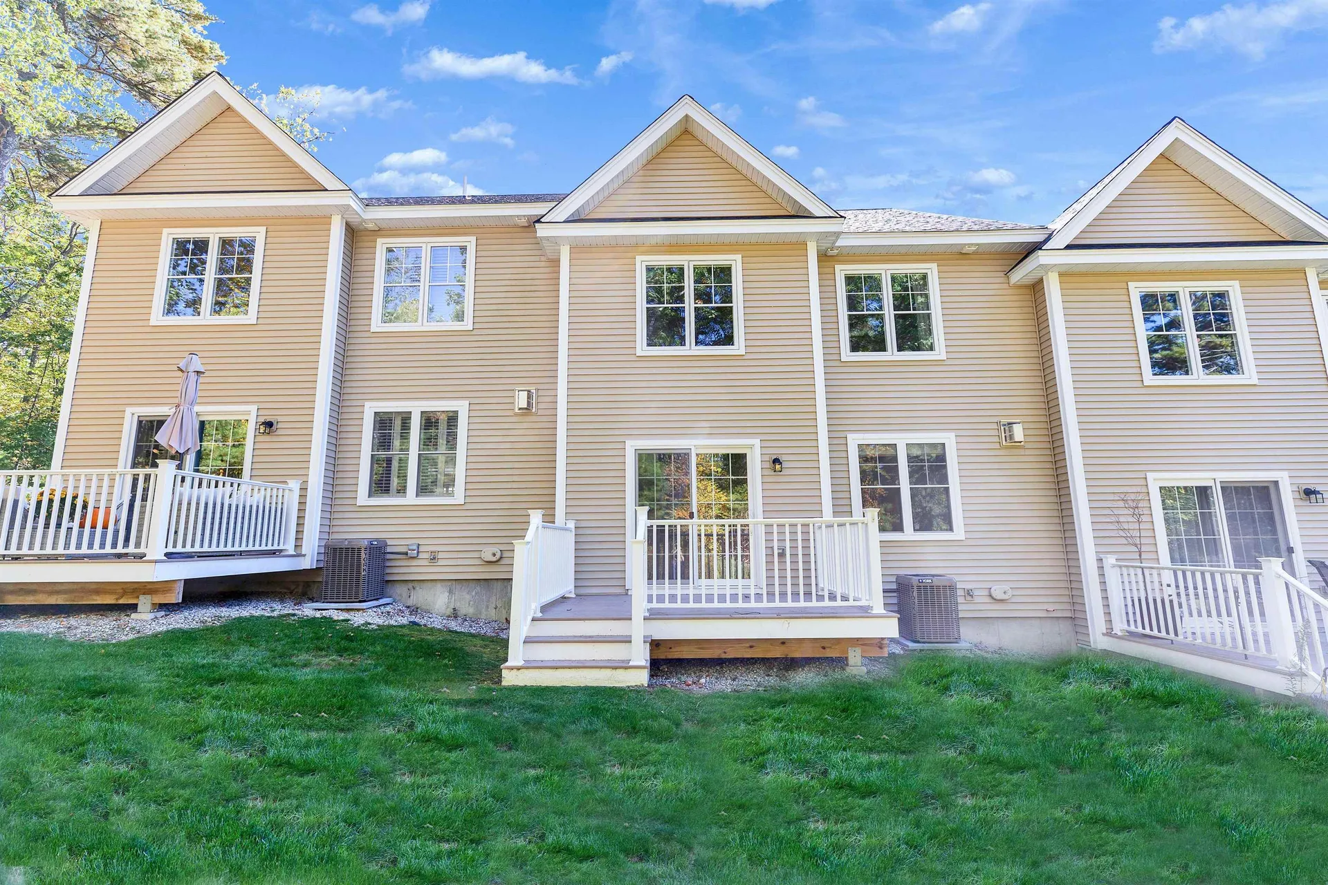 163 Woodview Way Manchester NH 03102