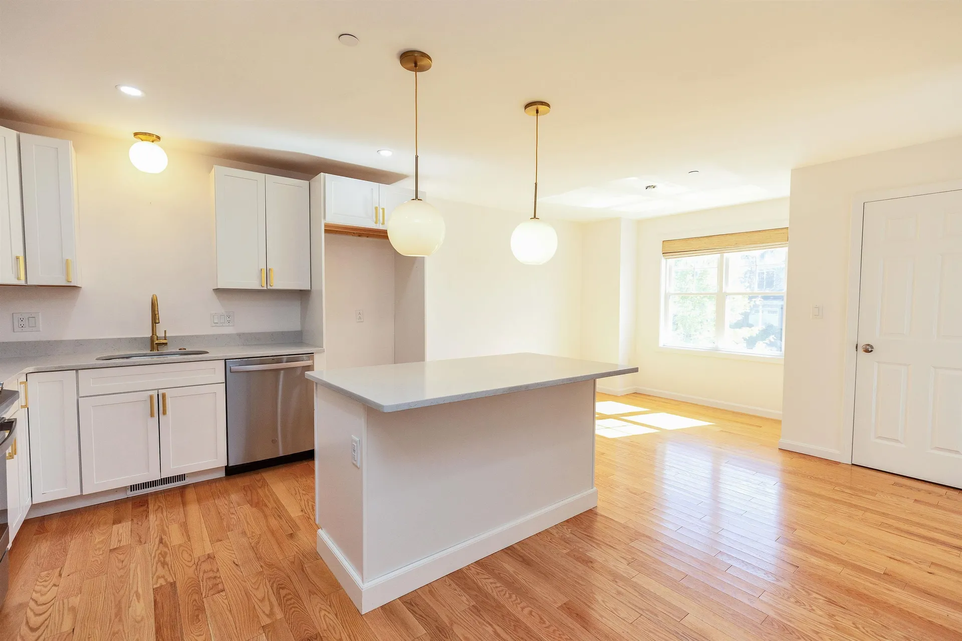 163 Woodview Way Manchester NH 03102