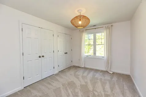 163 Woodview Way Manchester NH 03102