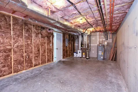 163 Woodview Way Manchester NH 03102