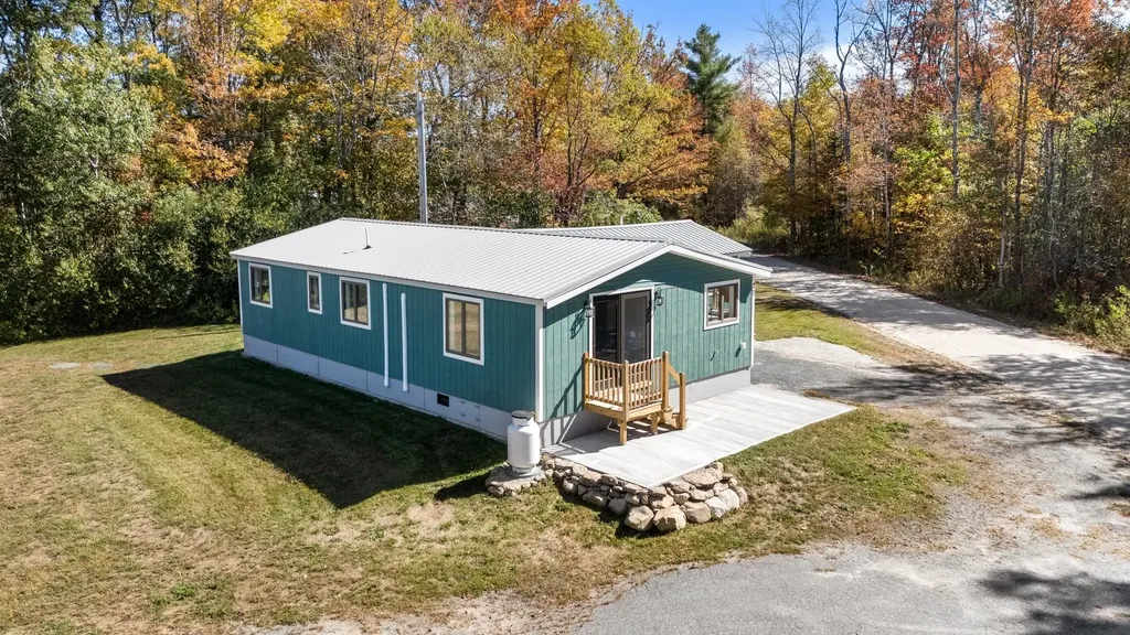 77 Hazzard Road North Springfield NH 03284