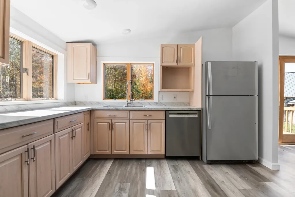 77 Hazzard Road North Springfield NH 03284