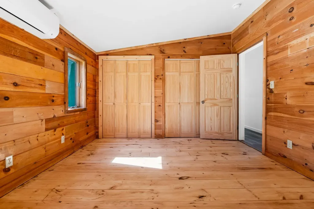 77 Hazzard Road North Springfield NH 03284