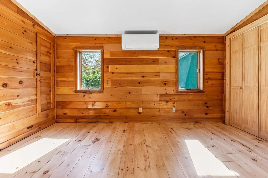 77 Hazzard Road North Springfield NH 03284