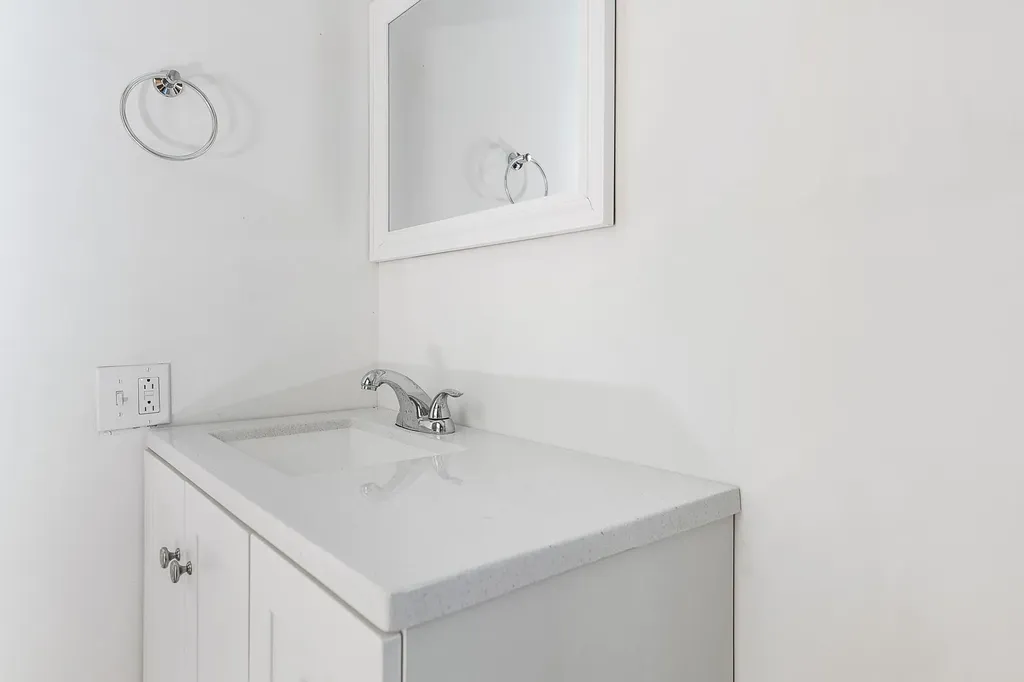 77 Hazzard Road North Springfield NH 03284