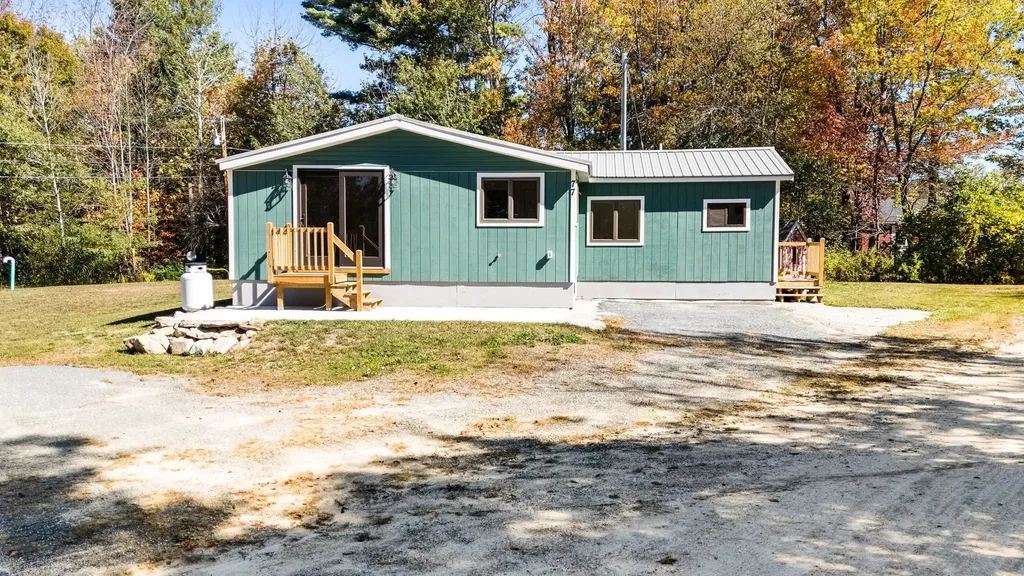 77 Hazzard Road North Springfield NH 03284