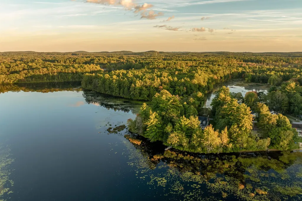 40 Coopers Grove Road Kingston NH 03848