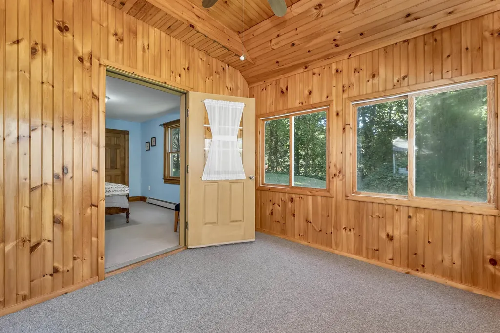 40 Coopers Grove Road Kingston NH 03848