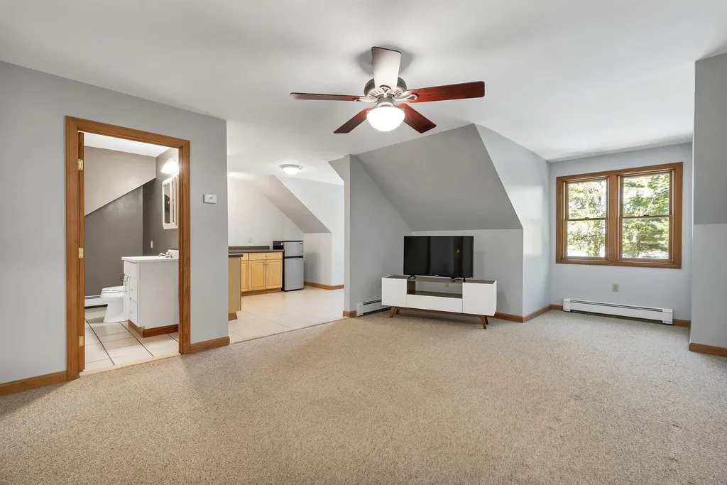 40 Coopers Grove Road Kingston NH 03848