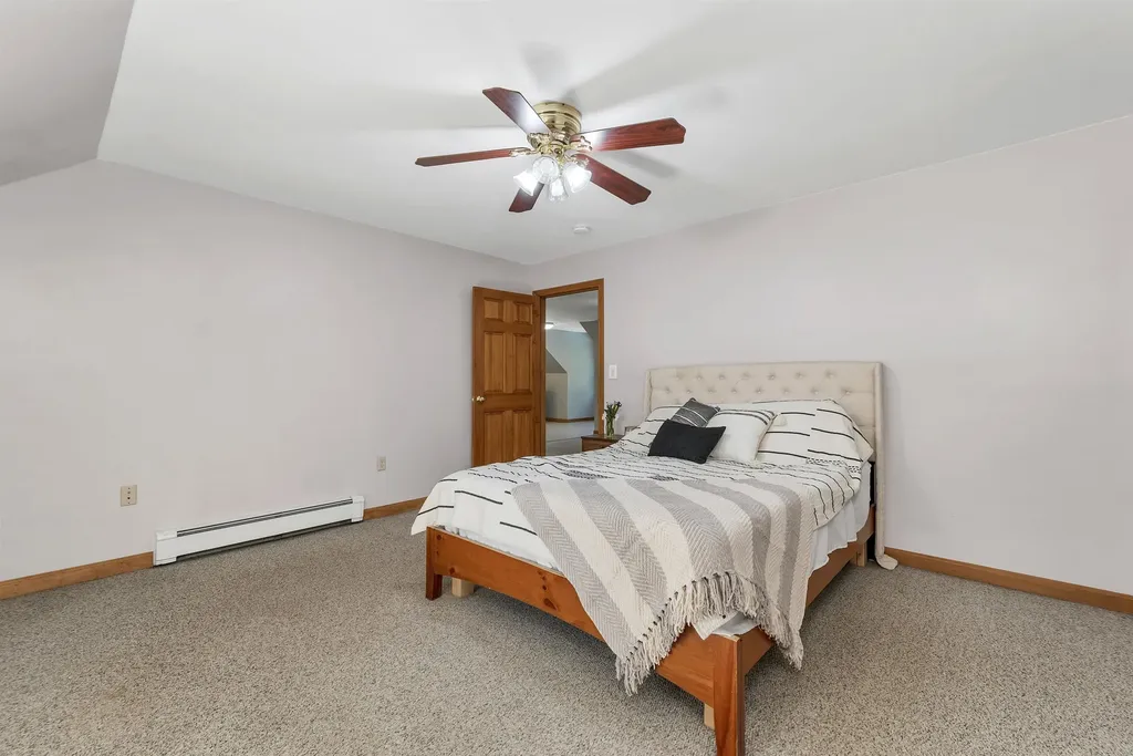 40 Coopers Grove Road Kingston NH 03848