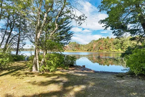 40 Coopers Grove Road Kingston NH 03848