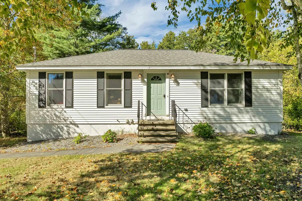 35 Fraser Drive Salem NH 03079