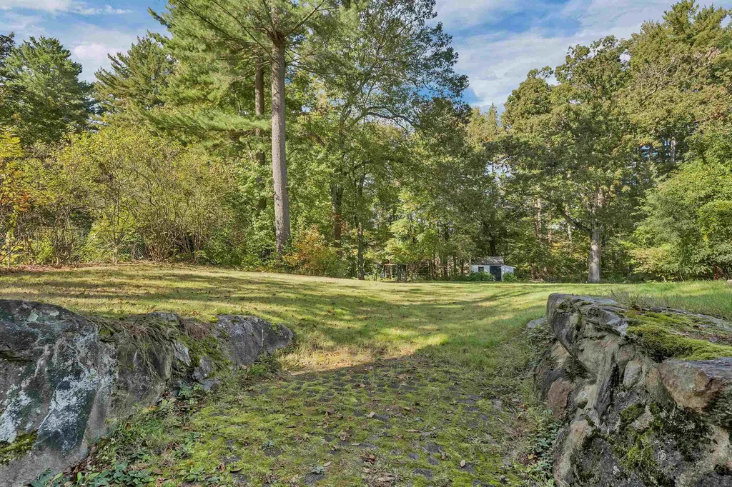 35 Fraser Drive Salem NH 03079