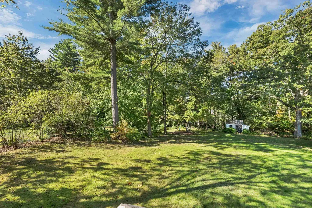 35 Fraser Drive Salem NH 03079