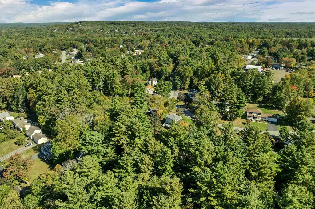 35 Fraser Drive Salem NH 03079