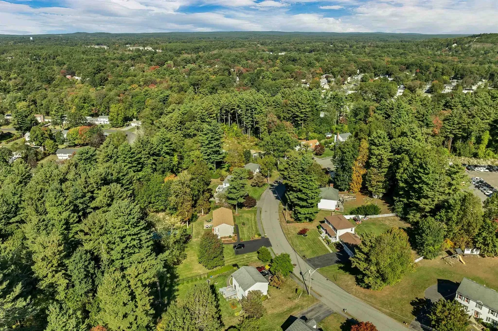 35 Fraser Drive Salem NH 03079