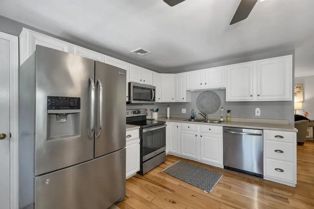 35 Fraser Drive Salem NH 03079