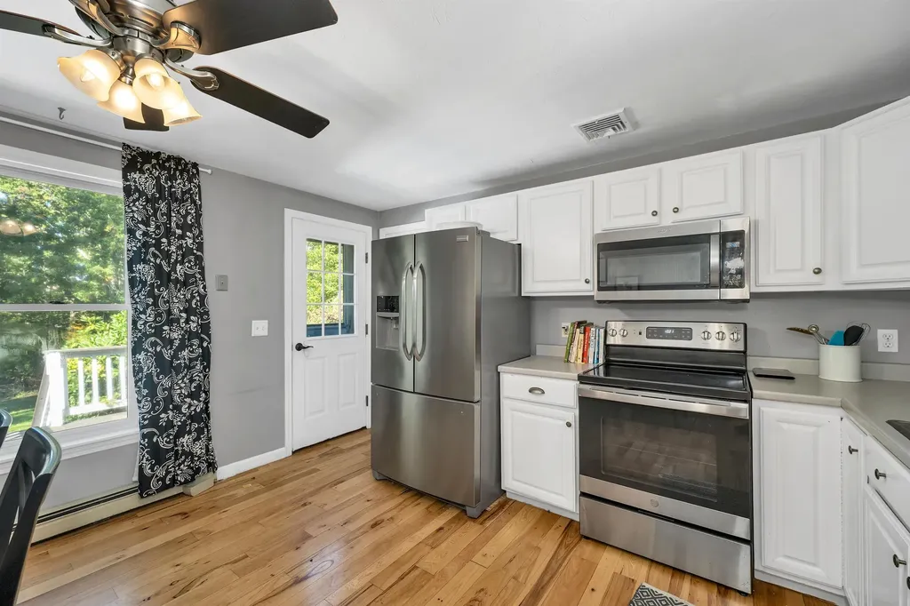 35 Fraser Drive Salem NH 03079