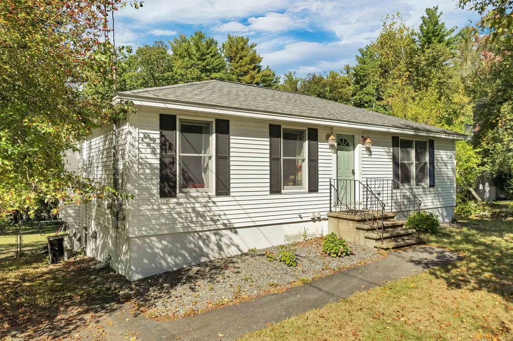 35 Fraser Drive Salem NH 03079