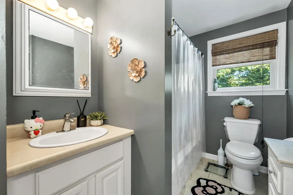 35 Fraser Drive Salem NH 03079