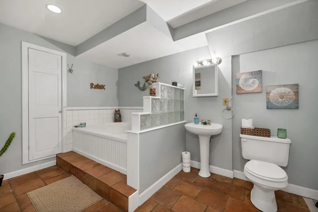 35 Fraser Drive Salem NH 03079