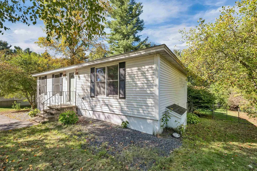 35 Fraser Drive Salem NH 03079
