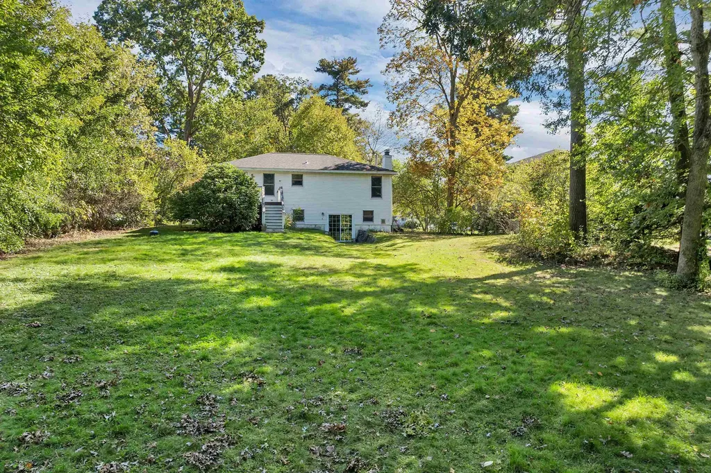 35 Fraser Drive Salem NH 03079