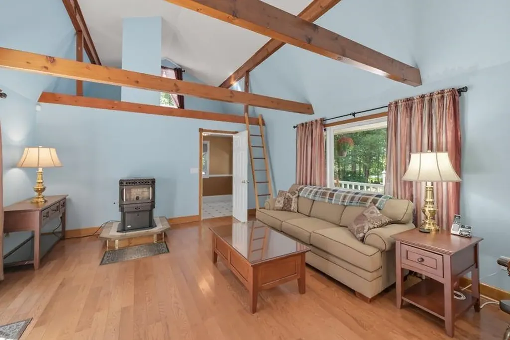 143 Colby Road Danville NH 03819