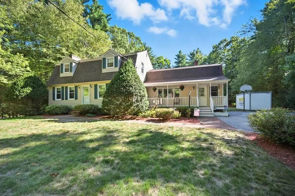 143 Colby Road Danville NH 03819