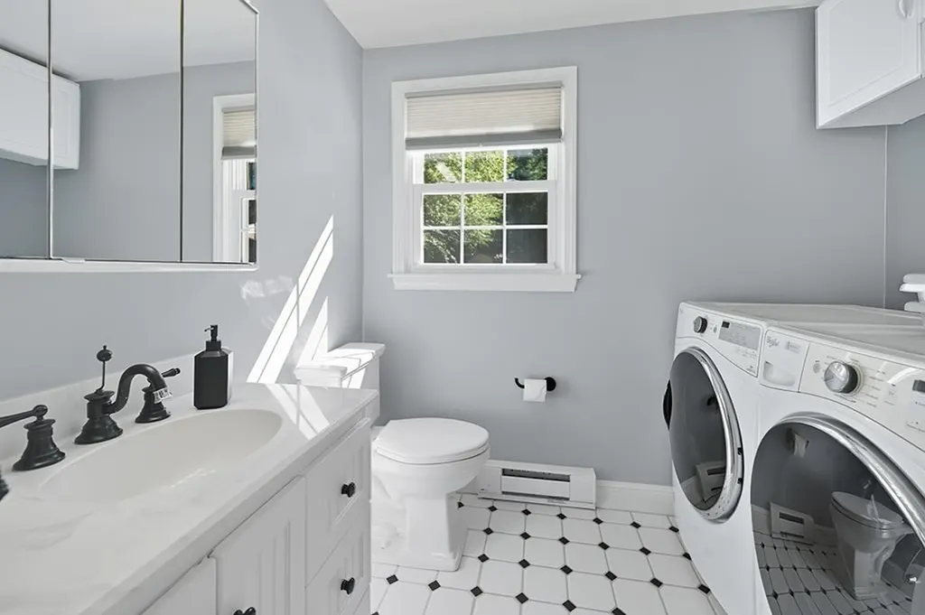 143 Colby Road Danville NH 03819