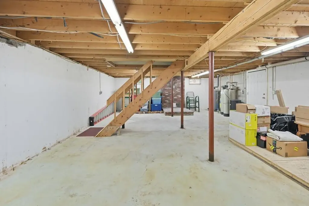 143 Colby Road Danville NH 03819